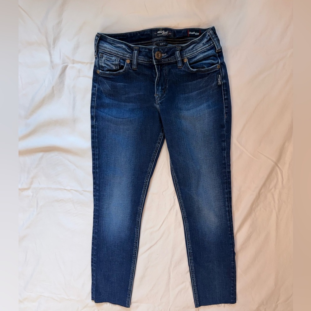 Silver Jeans, size 26, with raw hem in excellent used condition! - Picture 8 of 10